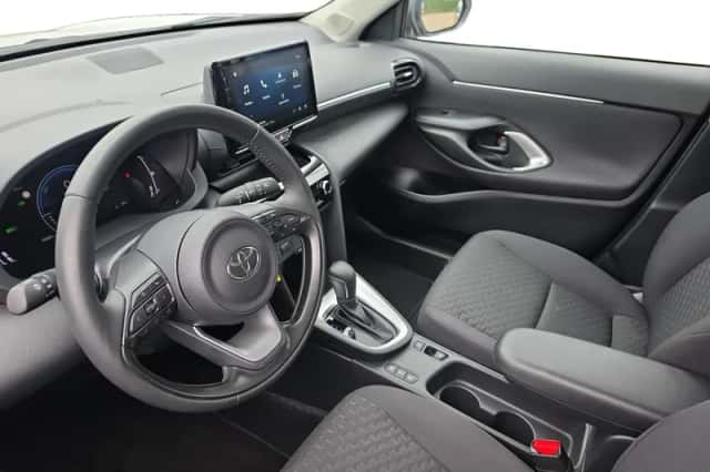 Toyota Yaris Cross (2025) thumbnail 17