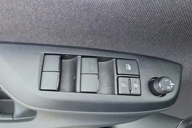 Toyota Yaris Cross (2025) thumbnail 23