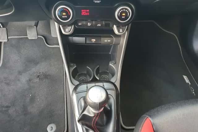 Kia Picanto (2022) thumbnail 23