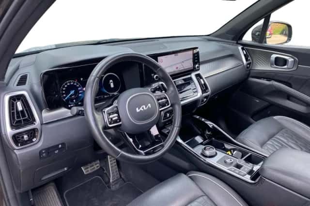 Kia Sorento (2022) thumbnail 11