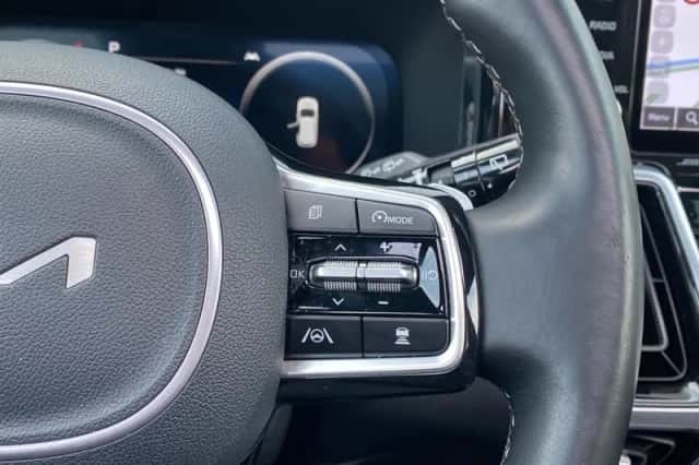 Kia Sorento (2022) thumbnail 17