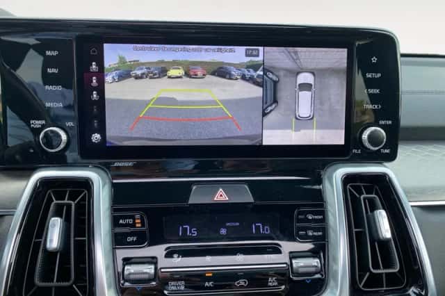 Kia Sorento (2022) thumbnail 19