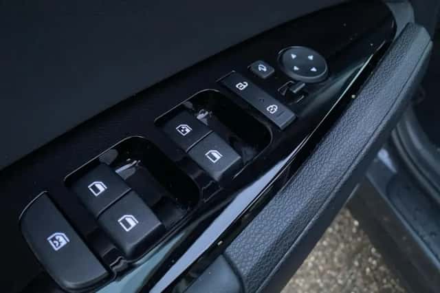Kia Sportage (2023) thumbnail 31