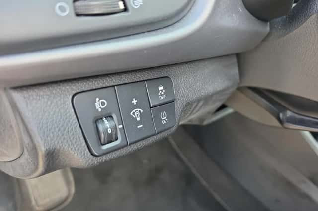 Kia Rio (2017) thumbnail 24