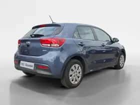 Kia Rio (2017) thumbnail 4
