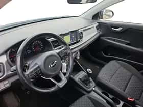 Kia Rio (2017) thumbnail 10