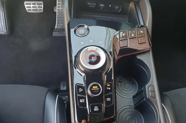 Kia Sportage (2023) thumbnail 16