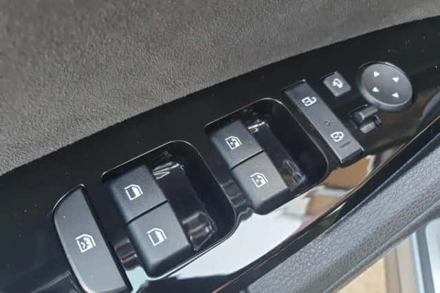 Kia Sportage (2023) thumbnail 23