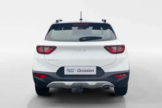 Kia Stonic (2023) thumbnail 3