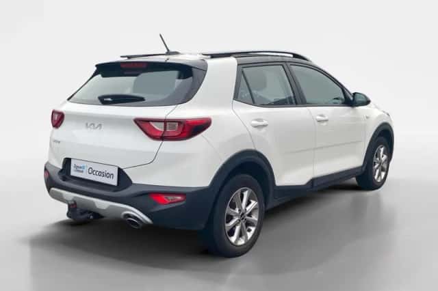 Kia Stonic (2023) thumbnail 4
