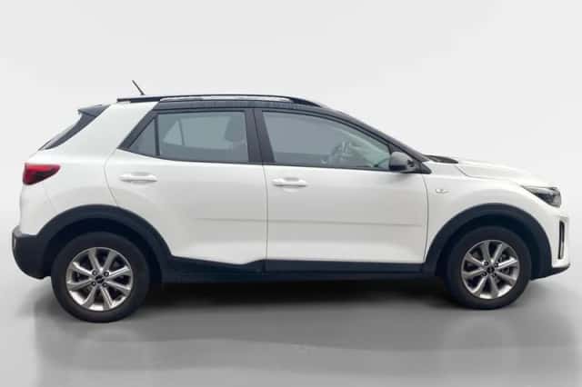 Kia Stonic (2023) thumbnail 5