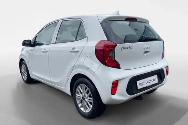 Kia Picanto (2023) thumbnail 3
