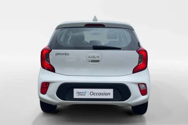 Kia Picanto (2023) thumbnail 4