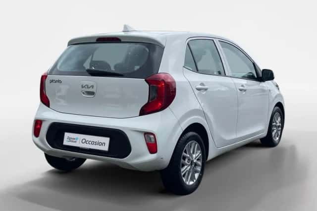 Kia Picanto (2023) thumbnail 5