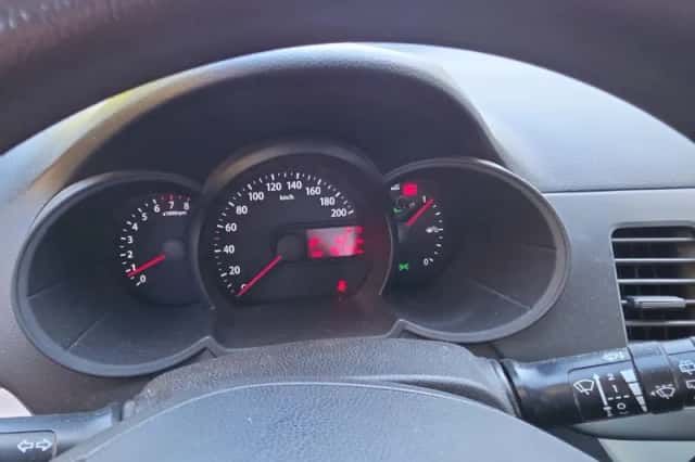 Kia Picanto (2012) thumbnail 12