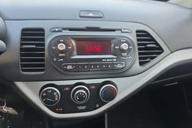 Kia Picanto (2012) thumbnail 17