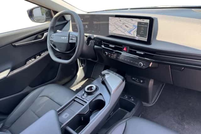 Kia EV6 (2025) thumbnail 12