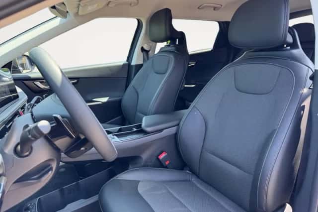 Kia EV6 (2025) thumbnail 8
