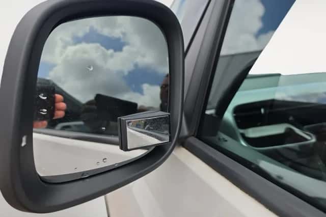Volkswagen ID. Buzz (2023) thumbnail 24