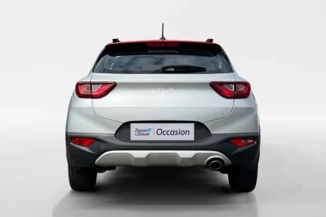 Kia Stonic (2023) thumbnail 3
