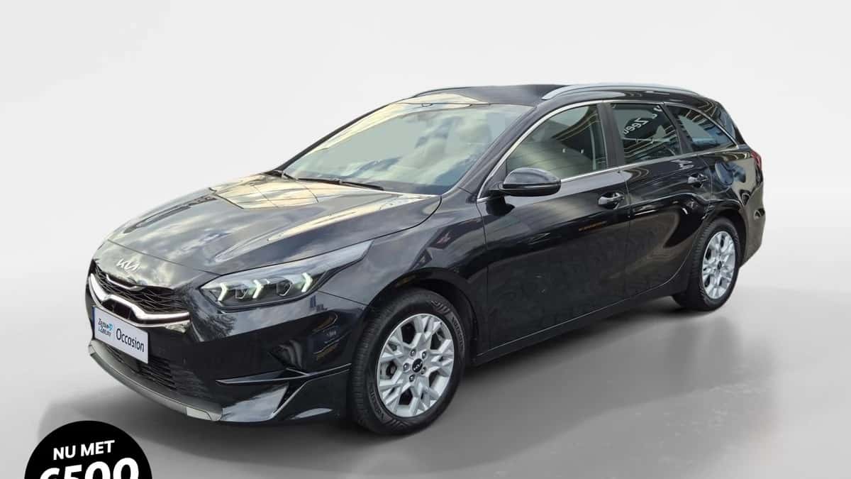 Kia Ceed Sportswagon (2024) — foto 1