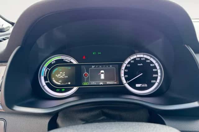 Kia Niro (2016) thumbnail 16