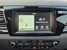 Kia Niro (2016) thumbnail 18
