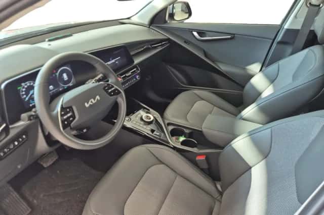 Kia Niro (2025) thumbnail 11