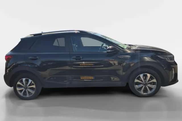 Kia Stonic (2023) thumbnail 5
