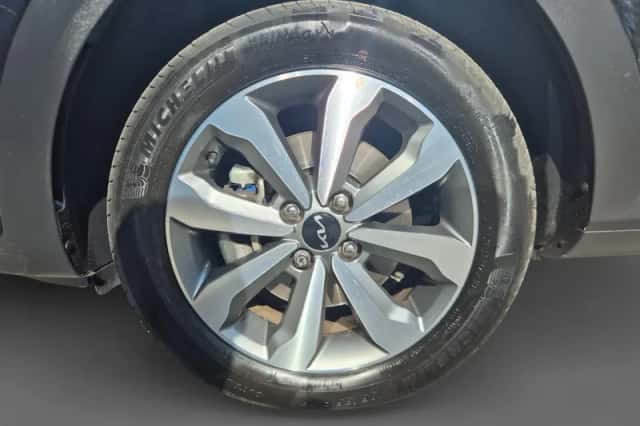 Kia Stonic (2023) thumbnail 9