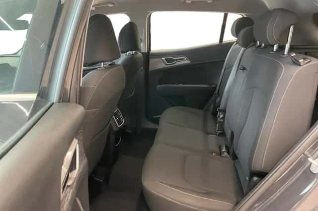 Kia Sportage (2023) thumbnail 17
