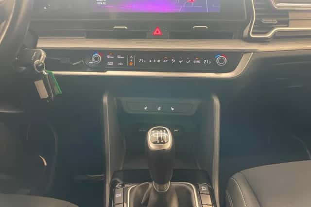 Kia Sportage (2023) thumbnail 18