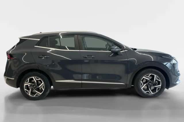 Kia Sportage (2023) thumbnail 4