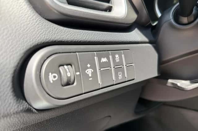 Kia XCeed (2024) thumbnail 16