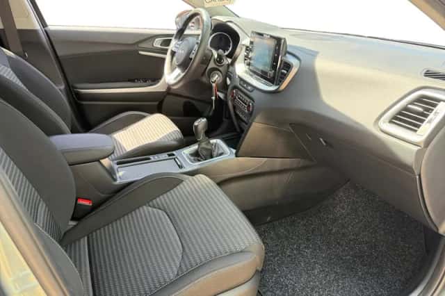 Kia XCeed (2024) thumbnail 9