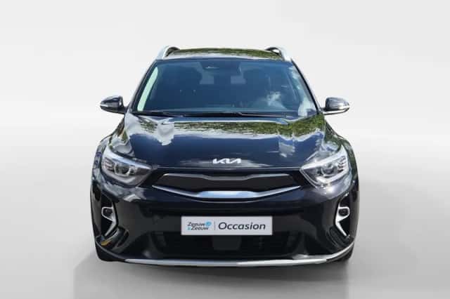 Kia Stonic (2022) thumbnail 3