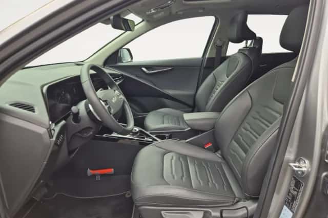 Kia Niro (2023) thumbnail 11