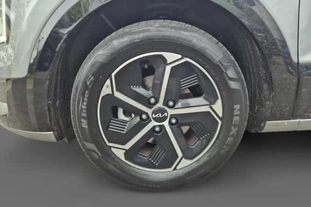 Kia Niro (2023) thumbnail 9