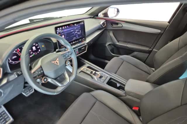 CUPRA Leon (2025) thumbnail 11