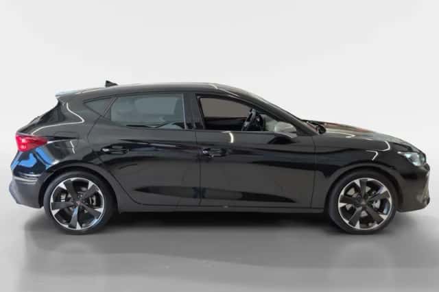 CUPRA Leon (2025) thumbnail 5