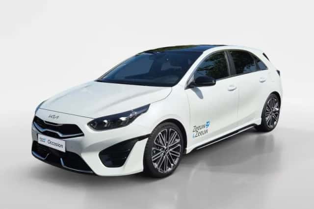 Kia Ceed (2025) thumbnail 2