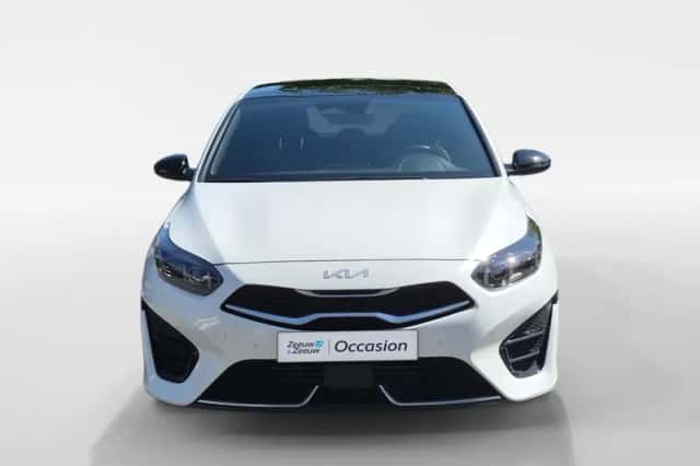 Kia Ceed (2025) thumbnail 3