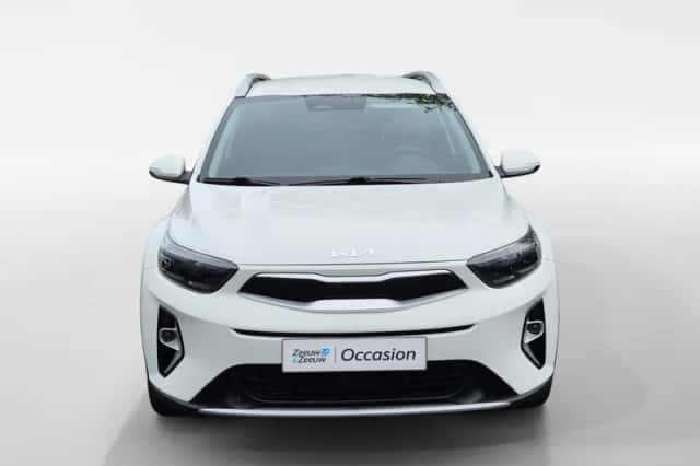 Kia Stonic (2023) thumbnail 3