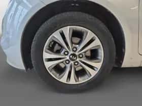 Kia Venga (2016) thumbnail 9