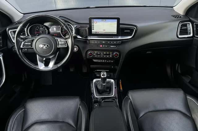 Kia Ceed (2018) thumbnail 18