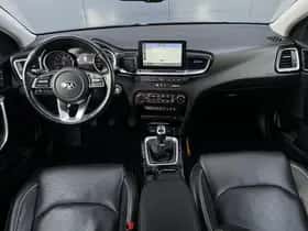 Kia Ceed (2018) thumbnail 18
