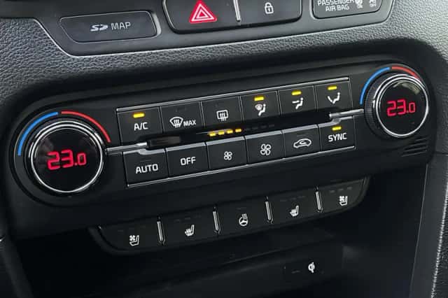 Kia Ceed (2018) thumbnail 24