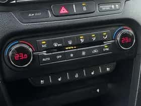 Kia Ceed (2018) thumbnail 24