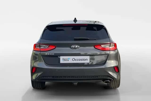 Kia Ceed (2018) thumbnail 4