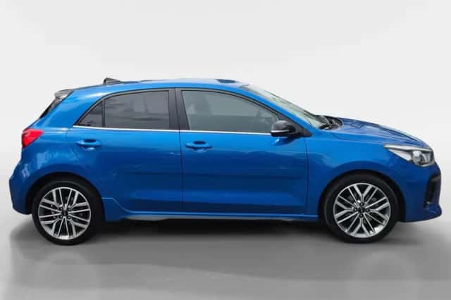 Kia Rio (2023) thumbnail 5